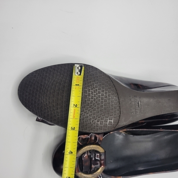 Stuart Weitzman slip on shoes size 7 1/2 - Picture 15 of 15
